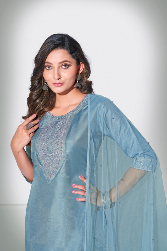 Gull Gray Rang Embroidered Kurti With Pant & Dupatta