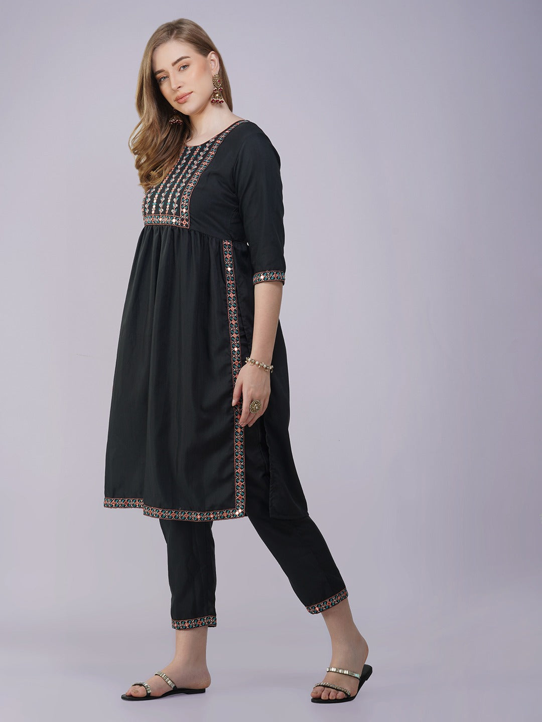 Women Black Viscose Rayon Embroidered Kurta Set