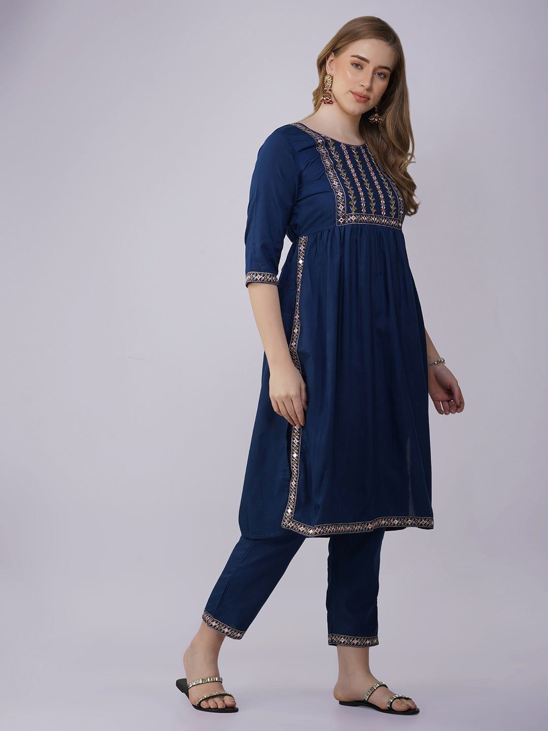 Women Blue Viscose Rayon Embroidered Kurta Set