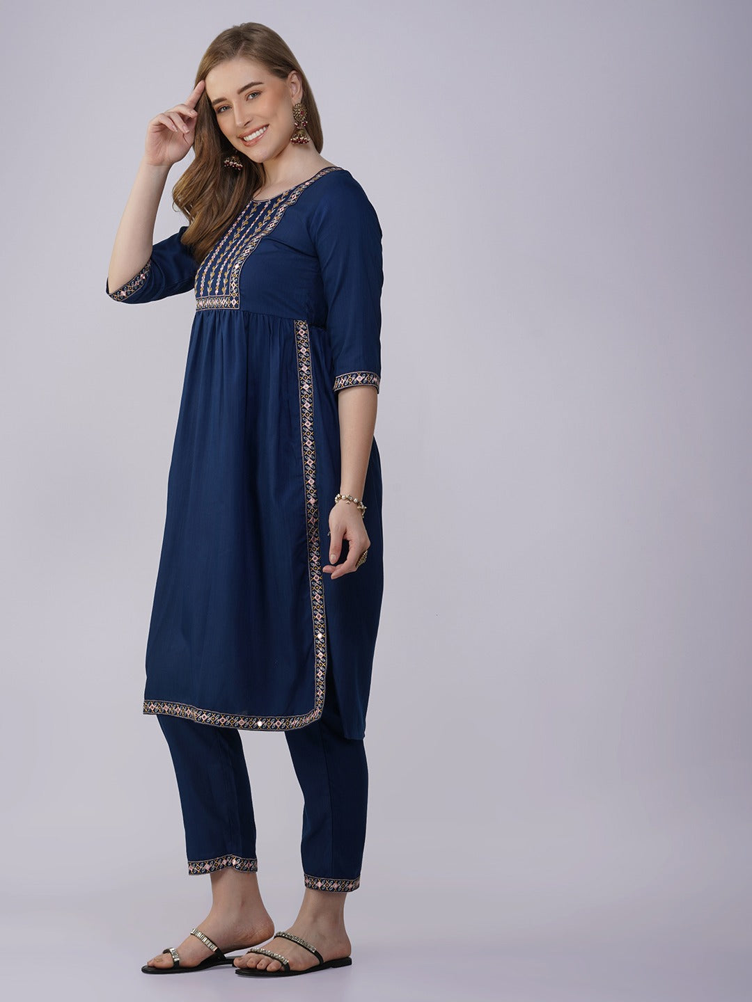 Women Blue Viscose Rayon Embroidered Kurta Set