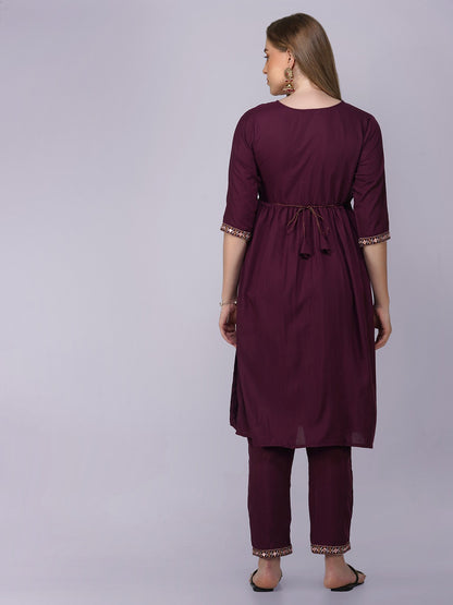 Women Burgundy Viscose Rayon Embroidered Kurta Set