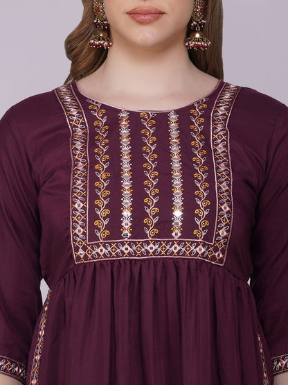 Women Burgundy Viscose Rayon Embroidered Kurta Set