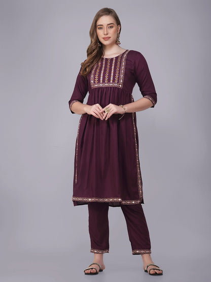 Women Burgundy Viscose Rayon Embroidered Kurta Set